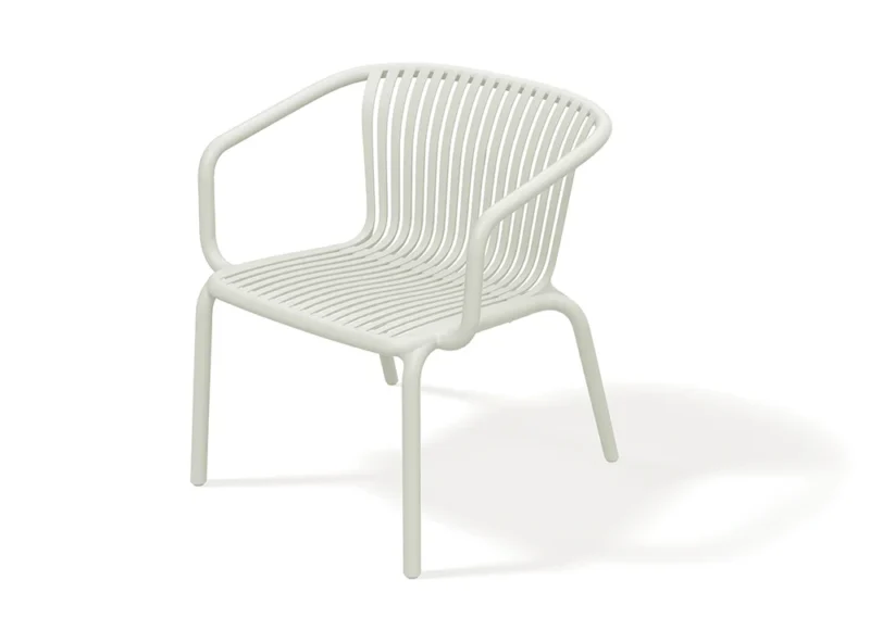 Brene Loungestol i offwhite i moderne design til indendørs og udendørs brug