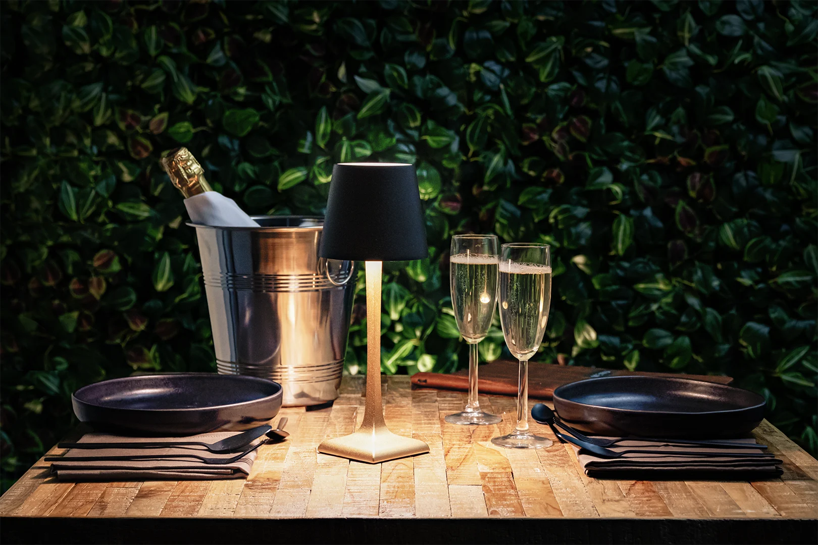 Securit® ROMA LED bordlampe, sort/guld - Billede 5